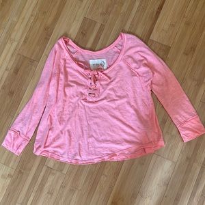 We The Free🌸 Size small top!